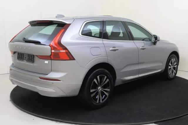 Volvo XC60 (2022) thumbnail 4