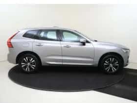 Volvo XC60 (2022) thumbnail 9