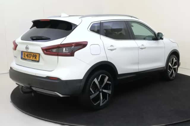Nissan Qashqai (2021) thumbnail 4