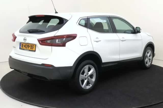 Nissan Qashqai (2021) thumbnail 4