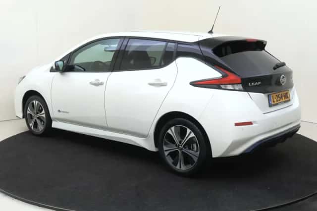 Nissan Leaf (2021) thumbnail 3