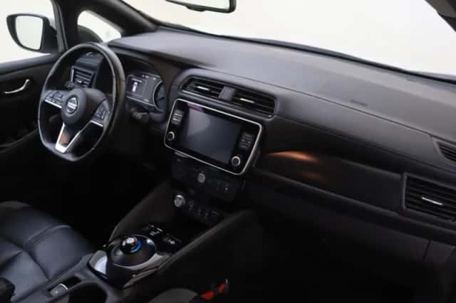 Nissan Leaf (2021) thumbnail 5