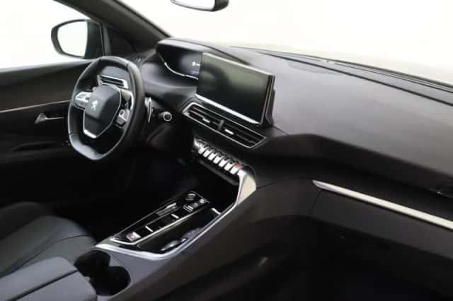 Peugeot 3008 (2024) thumbnail 5