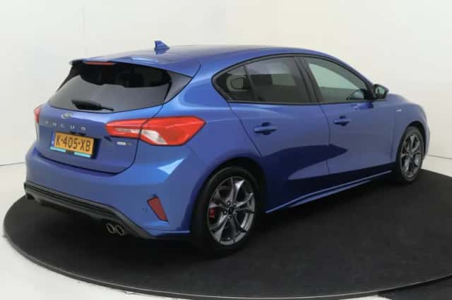 Ford Focus (2021) thumbnail 4