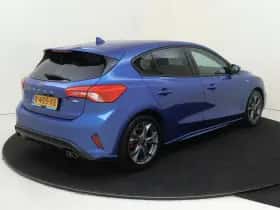 Ford Focus (2021) thumbnail 4