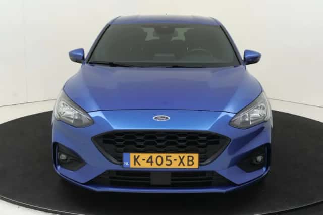 Ford Focus (2021) thumbnail 6