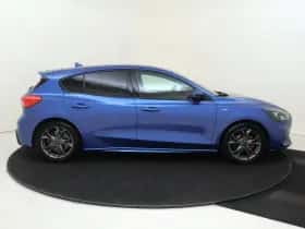 Ford Focus (2021) thumbnail 9