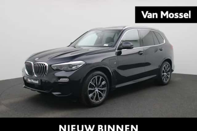 BMW X5 (2021) thumbnail 1
