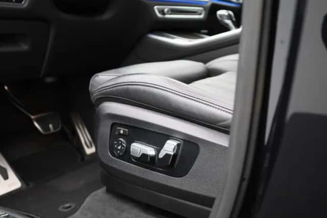 BMW X5 (2021) thumbnail 43