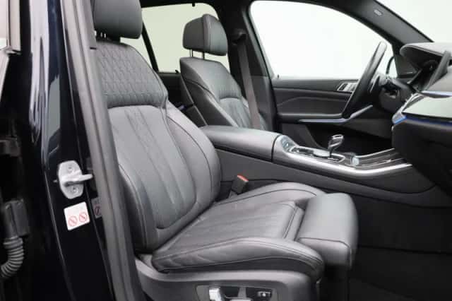 BMW X5 (2021) thumbnail 48