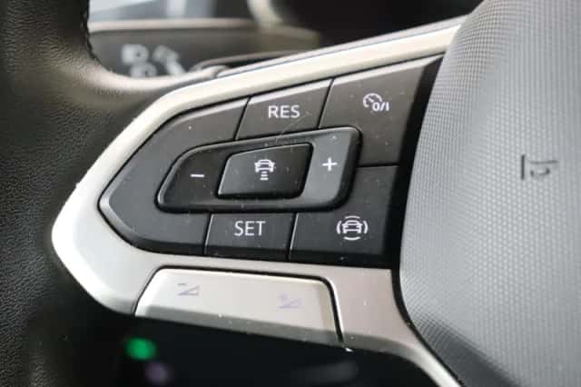 Volkswagen Tiguan (2023) thumbnail 13