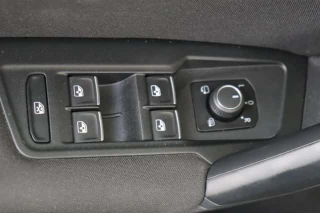 Volkswagen Tiguan (2023) thumbnail 24