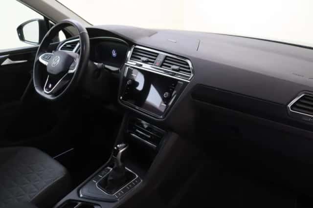 Volkswagen Tiguan (2023) thumbnail 5
