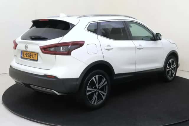 Nissan Qashqai (2021) thumbnail 4