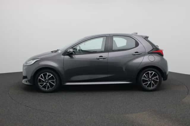 Toyota Yaris (2022) thumbnail 4