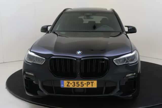 BMW X5 (2021) thumbnail 2