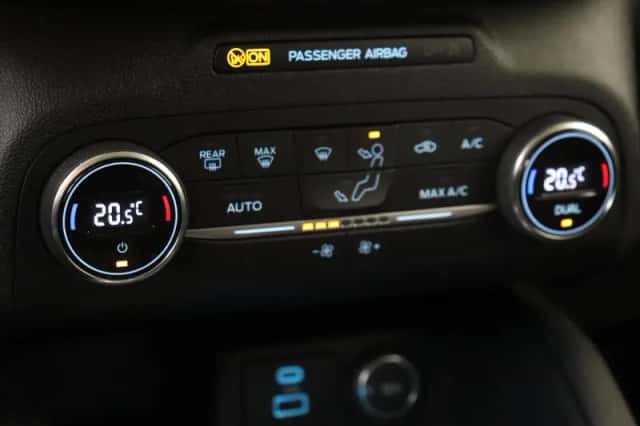 Ford Kuga (2021) thumbnail 23