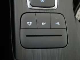 Ford Kuga (2021) thumbnail 24