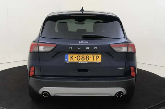 Ford Kuga (2021) thumbnail 5