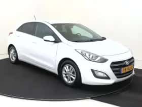 Hyundai i30 (2017) thumbnail 2
