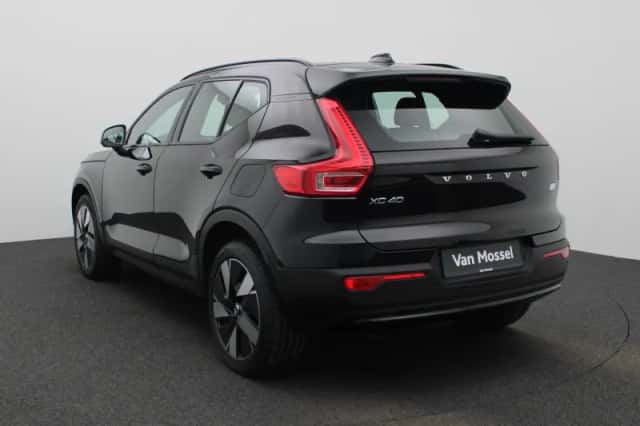 Volvo XC40 (2024) thumbnail 2