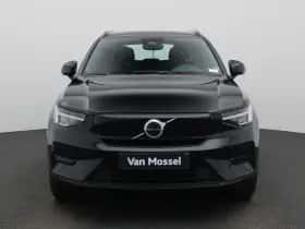 Volvo XC40 (2024) thumbnail 3