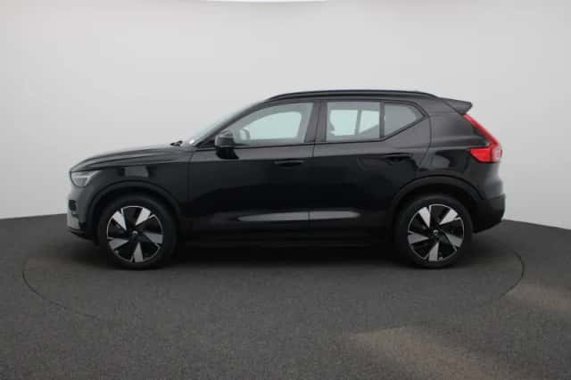 Volvo XC40 (2024) thumbnail 4