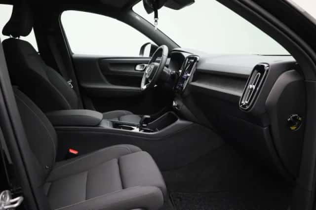 Volvo XC40 (2024) thumbnail 32
