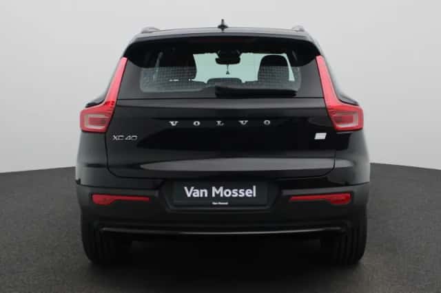 Volvo XC40 (2024) thumbnail 5
