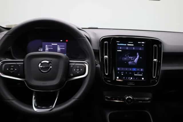 Volvo XC40 (2024) thumbnail 7