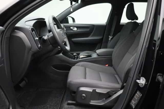 Volvo XC40 (2024) thumbnail 9