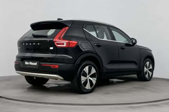 Volvo XC40 (2023) thumbnail 4