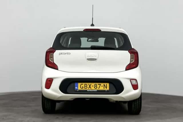Kia Picanto (2024) thumbnail 3
