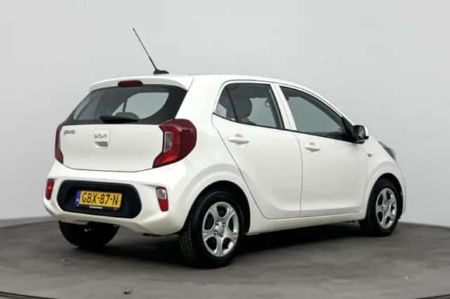 Kia Picanto (2024) thumbnail 4
