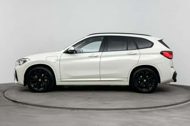 BMW X1 (2021) thumbnail 2