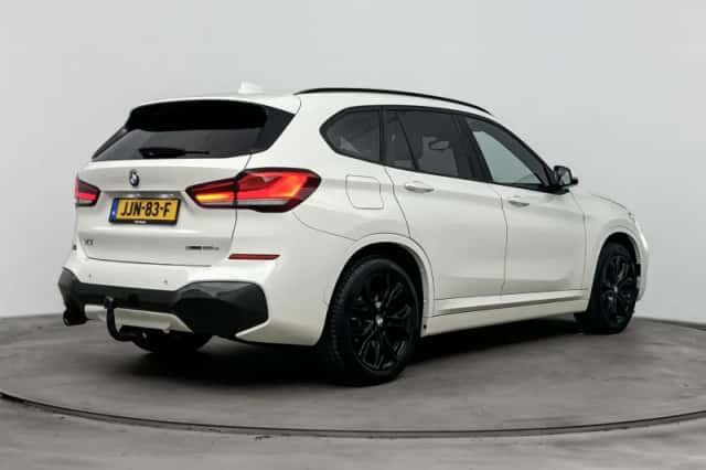 BMW X1 (2021) thumbnail 4