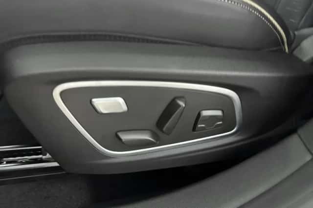 Renault Austral (2024) thumbnail 24
