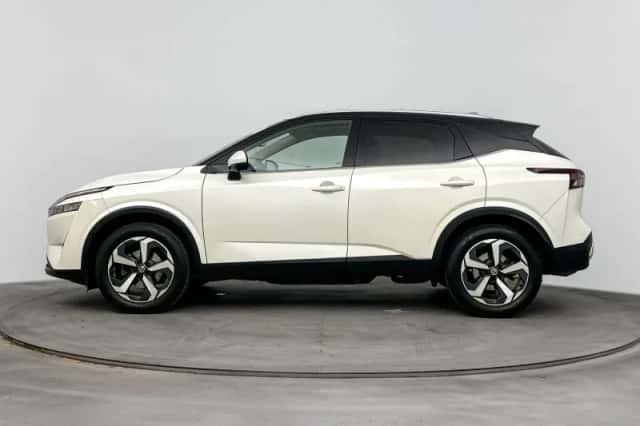 Nissan Qashqai (2022) thumbnail 2