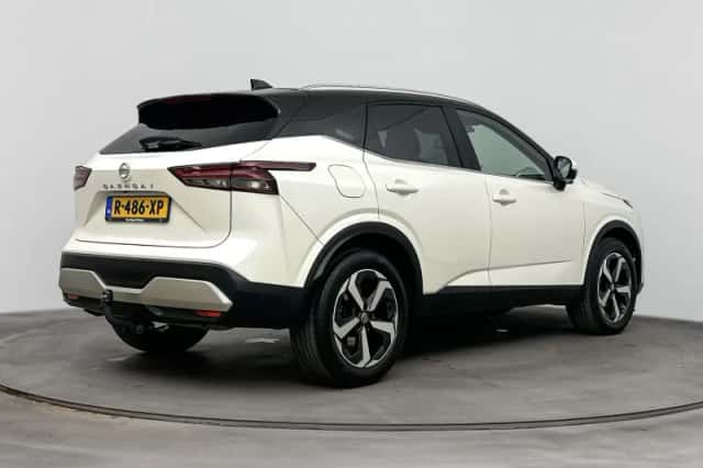 Nissan Qashqai (2022) thumbnail 4