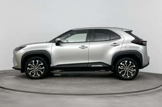 Toyota Yaris Cross (2023) thumbnail 2