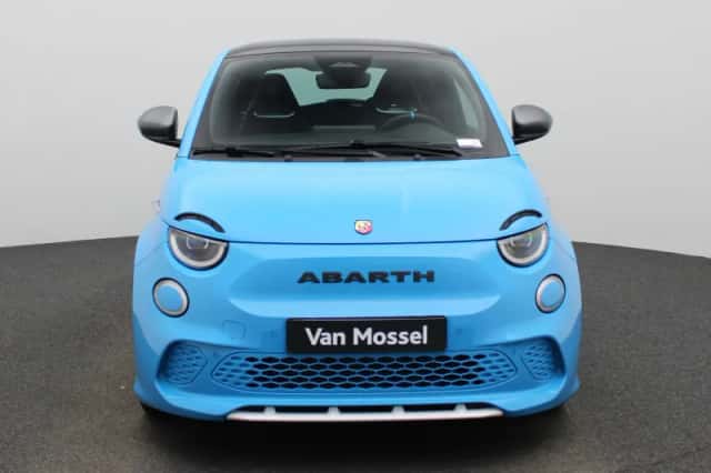 Abarth 500 (2024) thumbnail 3