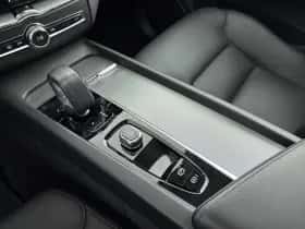Volvo XC60 (2022) thumbnail 13