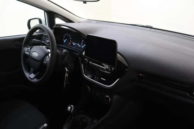 Ford Fiesta (2021) thumbnail 5
