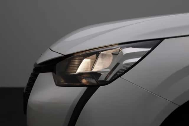 Peugeot 208 (2022) thumbnail 15