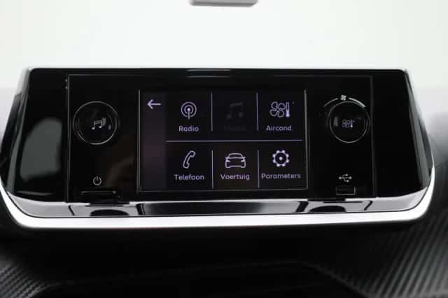 Peugeot 208 (2022) thumbnail 19