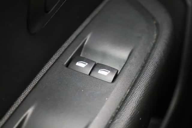 Peugeot 208 (2022) thumbnail 23