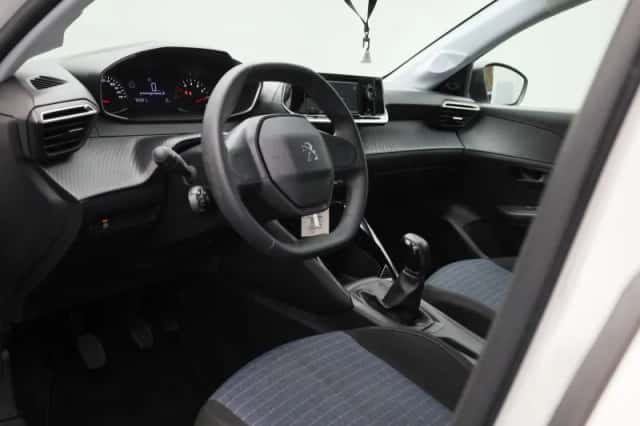 Peugeot 208 (2022) thumbnail 24