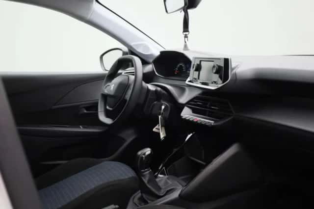 Peugeot 208 (2022) thumbnail 25