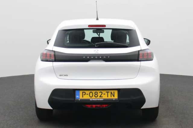 Peugeot 208 (2022) thumbnail 5