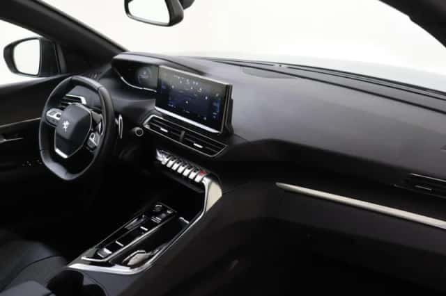 Peugeot 3008 (2024) thumbnail 6